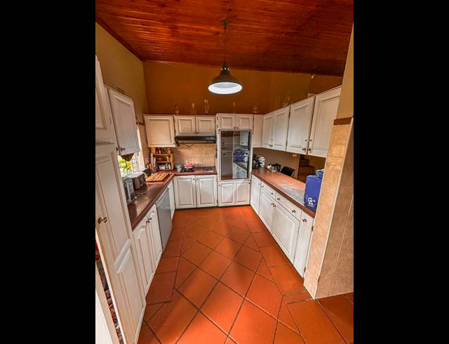 4 BEDROOM HOUSE FOR SALE IN DAWNCLIFFE